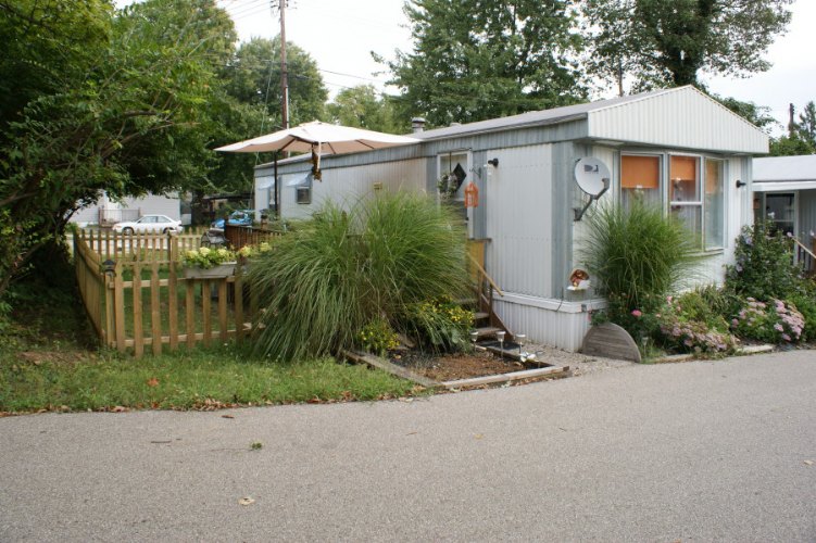 Madeira Mobile Home Park, photograph 40 of 48